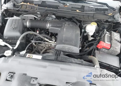 2020 Ram 1500 Classic Warlock 4X4 6'4 Box z USA, uszkodzony, nr VIN 1C6RR7GG0LS146911